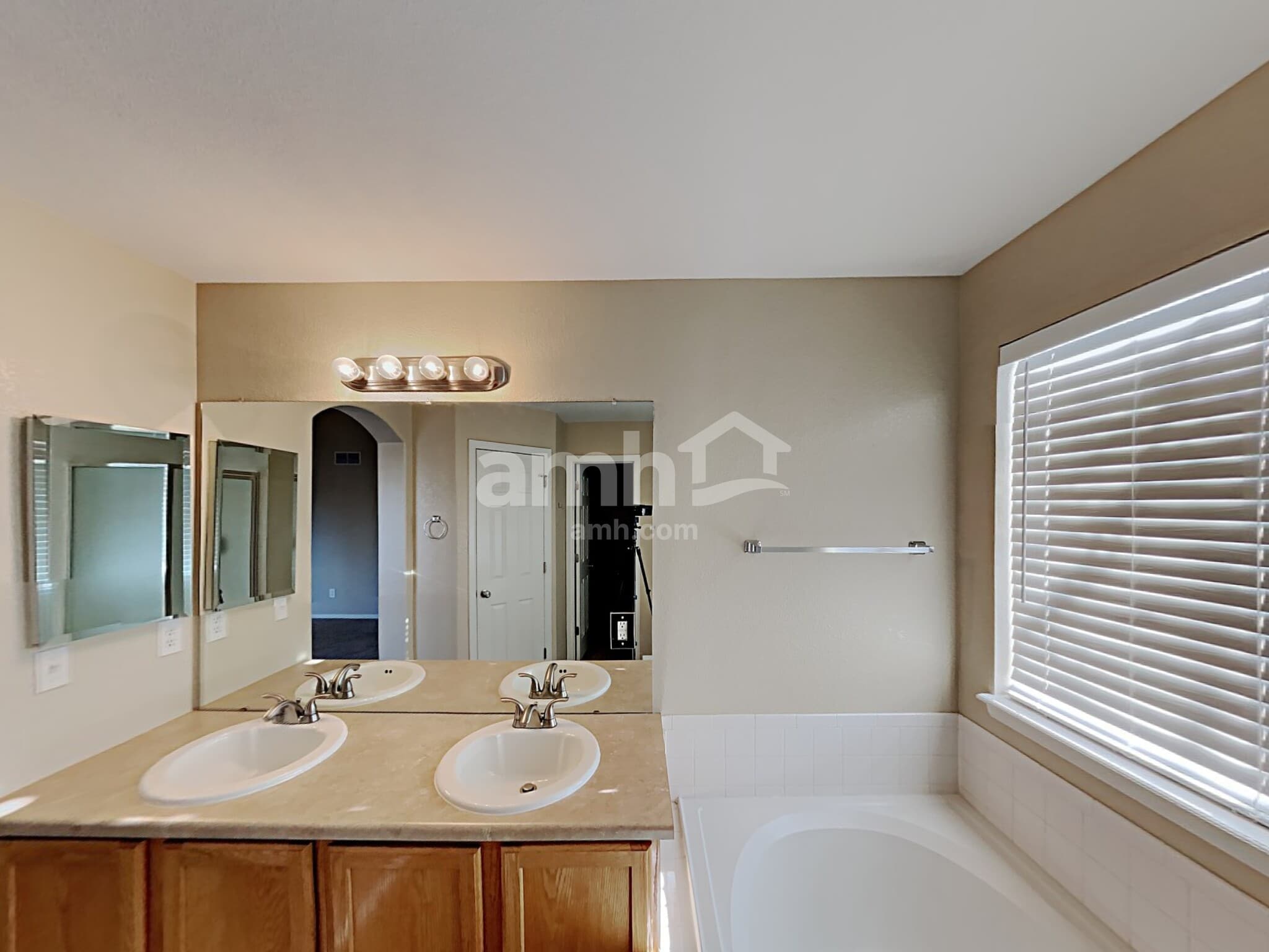 Building Photo - 3910 S Quatar St