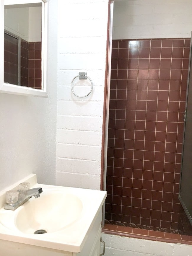 Building Photo - 264 Ka?iulani Ave