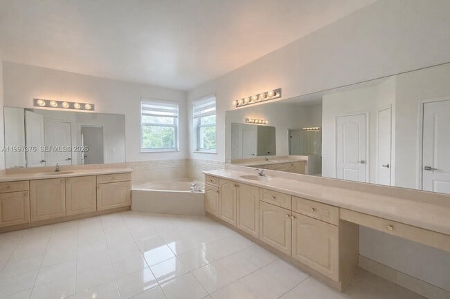 Building Photo - 3821 SW 167th Ave