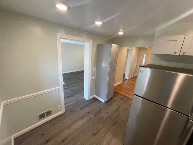 Building Photo - Newly Renovated 3 Bedroom in Silver Spring