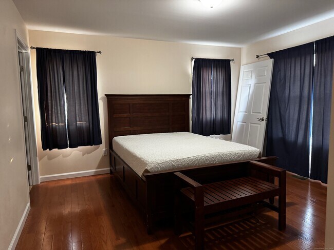 Building Photo - 16 Oriole Dr
