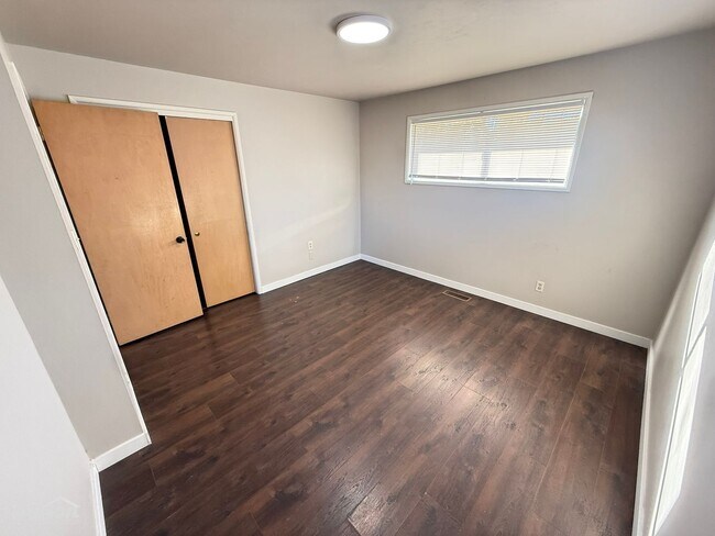 Building Photo - 4 Bedroom / 2 Bathroom Charming Home with Spacious Layout & Private Yard!