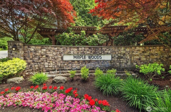 Building Photo - Beautiful Maple Ridge Highlands Home in Ma...