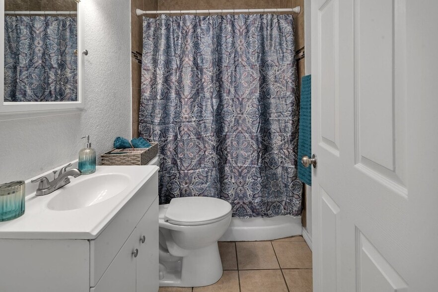 Building Photo - 162 Mc Dougal Ave