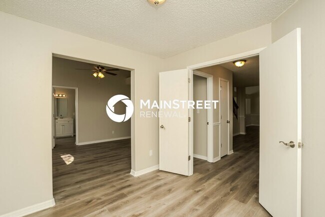 Building Photo - 4 Bedroom Pet-Friendly Home in VALRICO, FL...