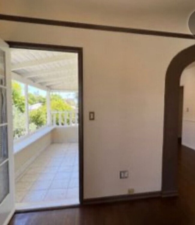 Building Photo - 1171 Huntington Dr