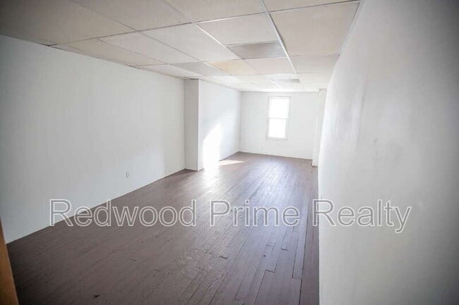 Building Photo - 554 Highland Avenue