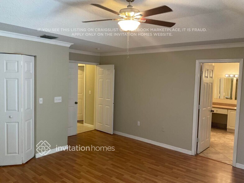 Building Photo - 6525 NW 54th Ct