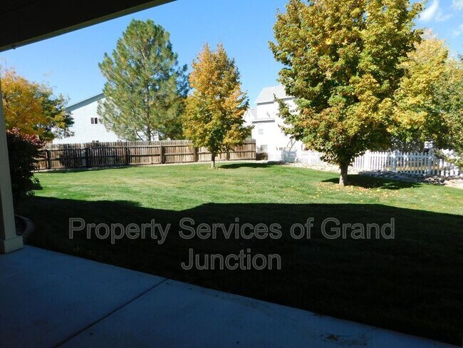 Building Photo - 1213 E Carolina Ave