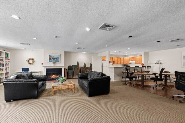 Building Photo - 904 White Cedar Blvd