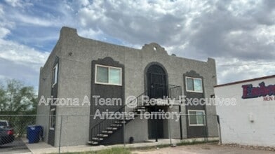 Building Photo - 312 E 24th St