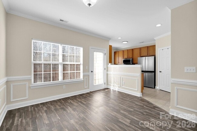 Building Photo - 163 Forest Ridge Rd