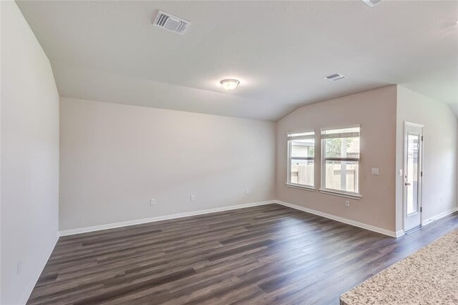 Building Photo - 4905 Hazelnut Ln