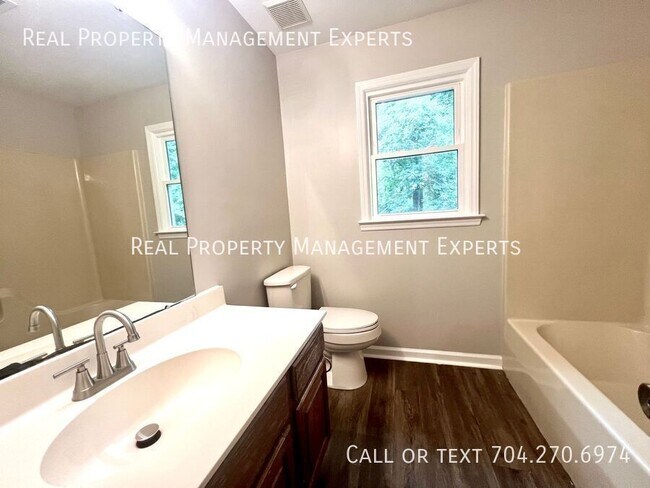 Building Photo - 9024 Highland Creek Pkwy