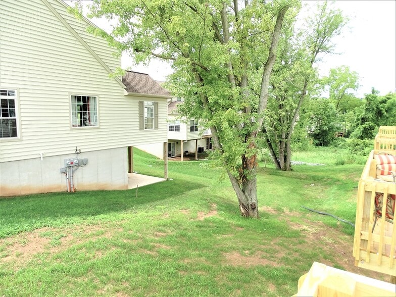 Building Photo - 12 Arrow Head Dr