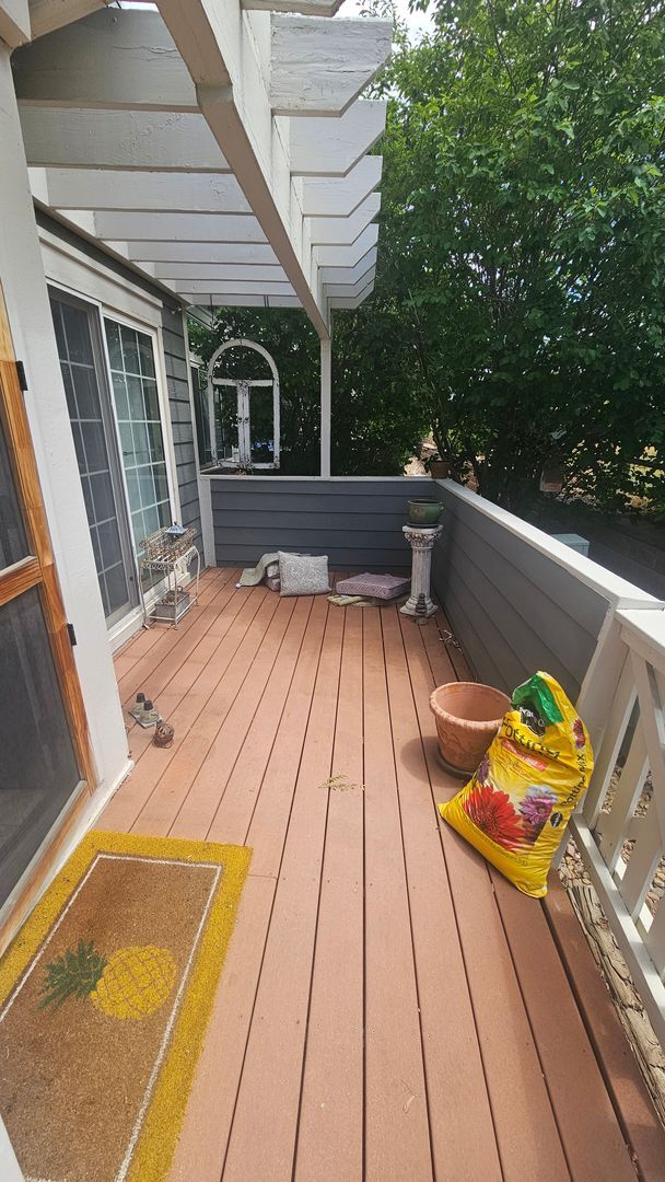 Building Photo - 2 bedroom Ranch townhome backing to Thornc...