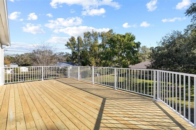 Building Photo - 1801 Laurence Ct