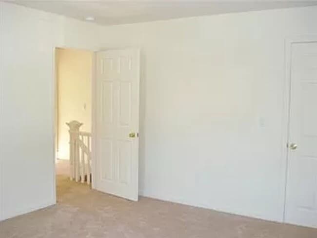 Building Photo - 3 Bed 2 Bath Townhouse in Williamstown