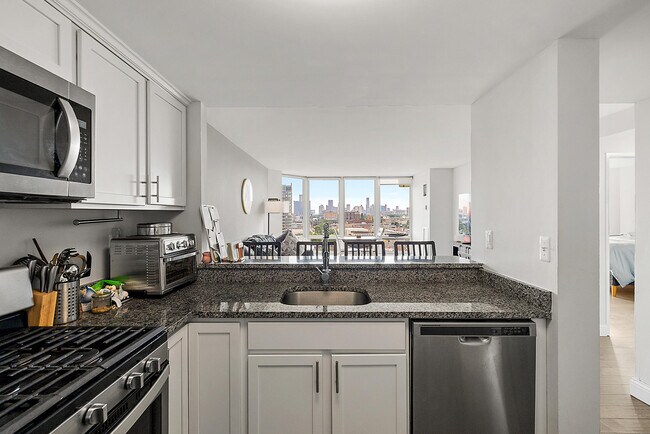 Building Photo - 250 E Harbortown Dr
