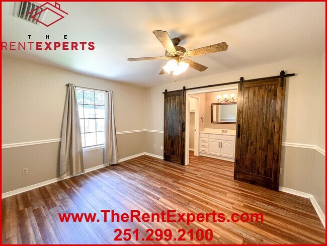 Building Photo - 2086 Mesa Dr