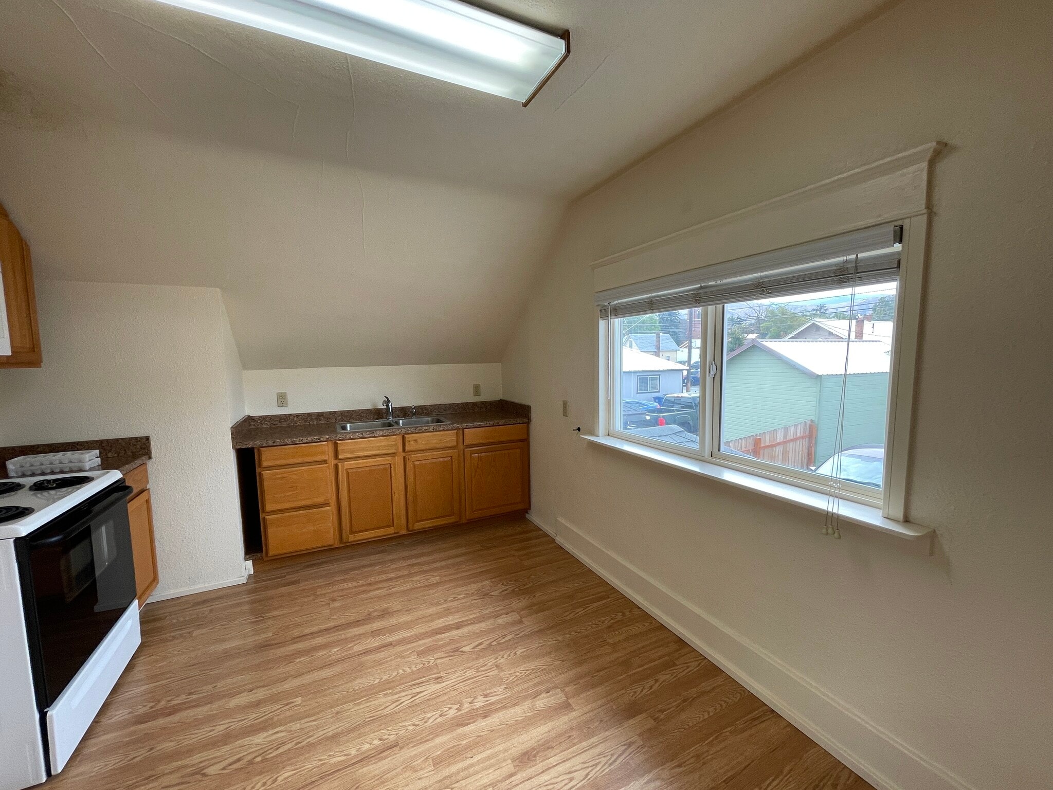 Building Photo - 412 S Mission St