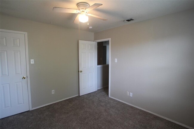 Building Photo - 22802 Sugar Bear Dr