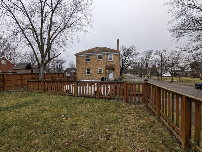 Building Photo - 420 Home Ave
