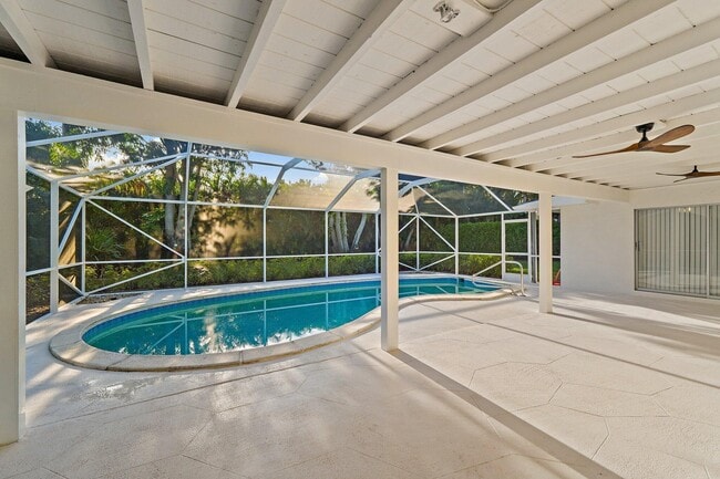 Building Photo - 18799 Rio Vista Dr