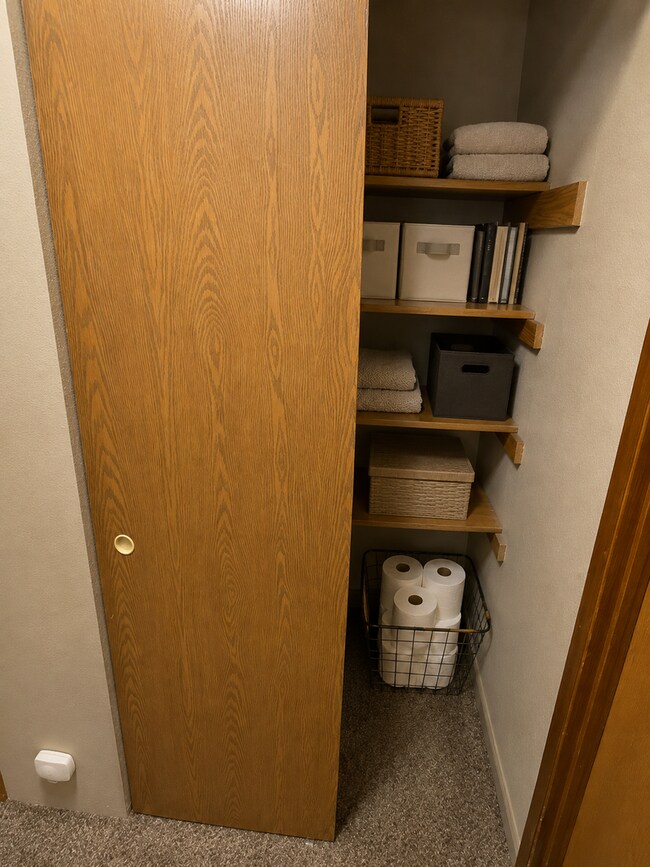 Building Photo - Your Selah Upgrade Starts Here | 3 Bed, 1.5 Bath!