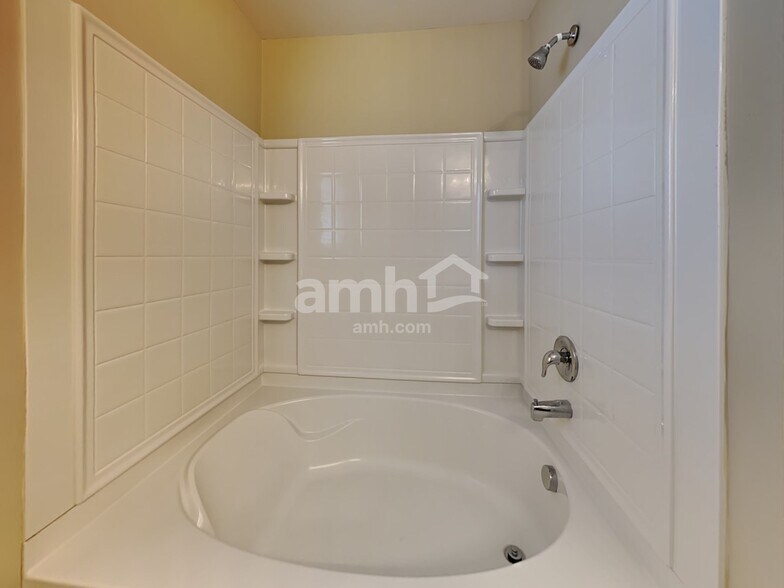 Building Photo - 251 Old Carolina Dr