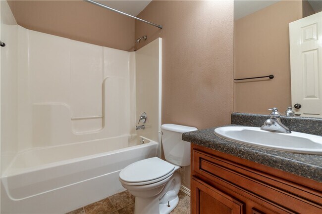 Building Photo - 1230 Bo Ln