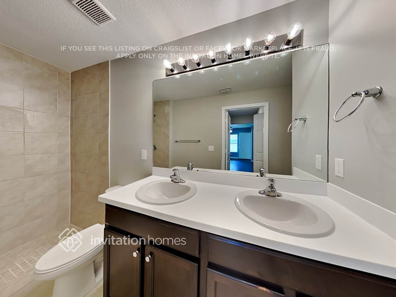 Building Photo - 886 SW Del Rio Blvd