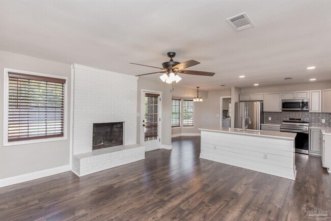 Building Photo - 8238 Li Fair Dr