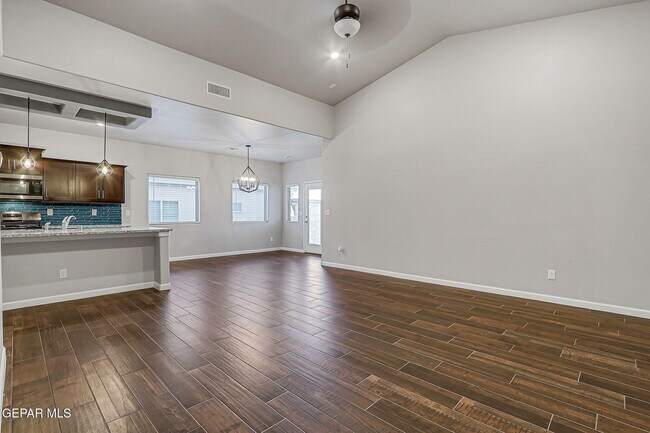 Building Photo - 6061 Cinnamon Pk St