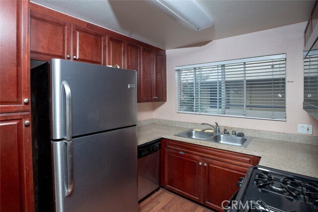 Building Photo - 5540 Owensmouth Ave