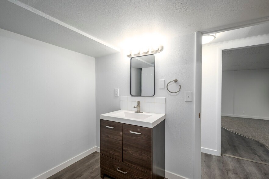 Building Photo - 547 N 650 E