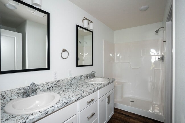 Building Photo - BRAND NEW 3 BEDROOM HOME WITH 3 CAR GARAGE...