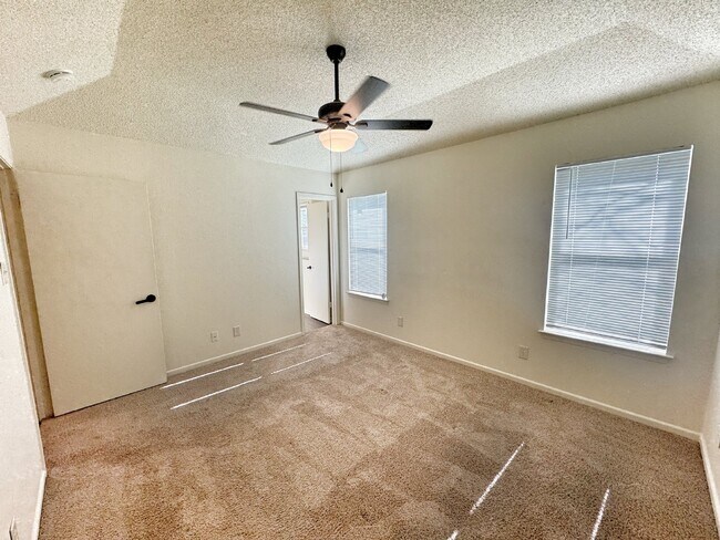 Building Photo - Charming 3-Bedroom 2- Bath home in New Braunfels