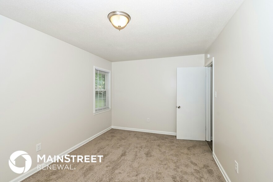 Building Photo - 820 Canterbury Cove