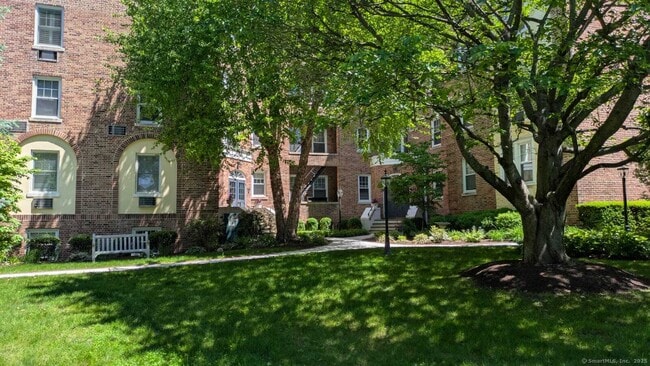 Building Photo - 169 Mason St