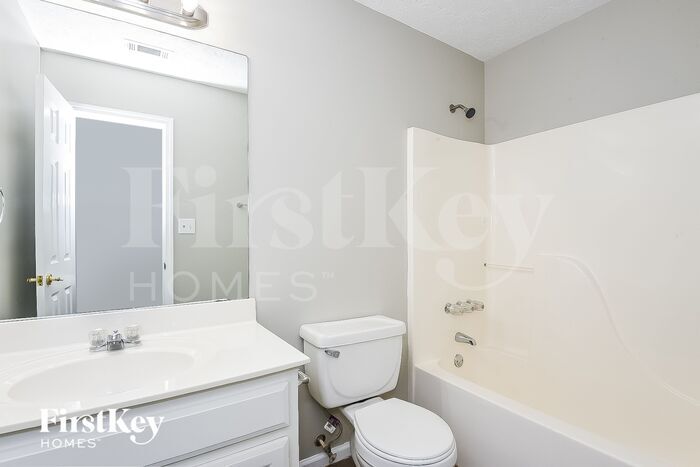 Building Photo - 1069 Thornwood Dr