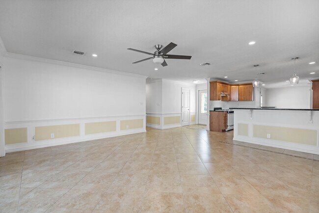 Building Photo - 3697 Holly Dr