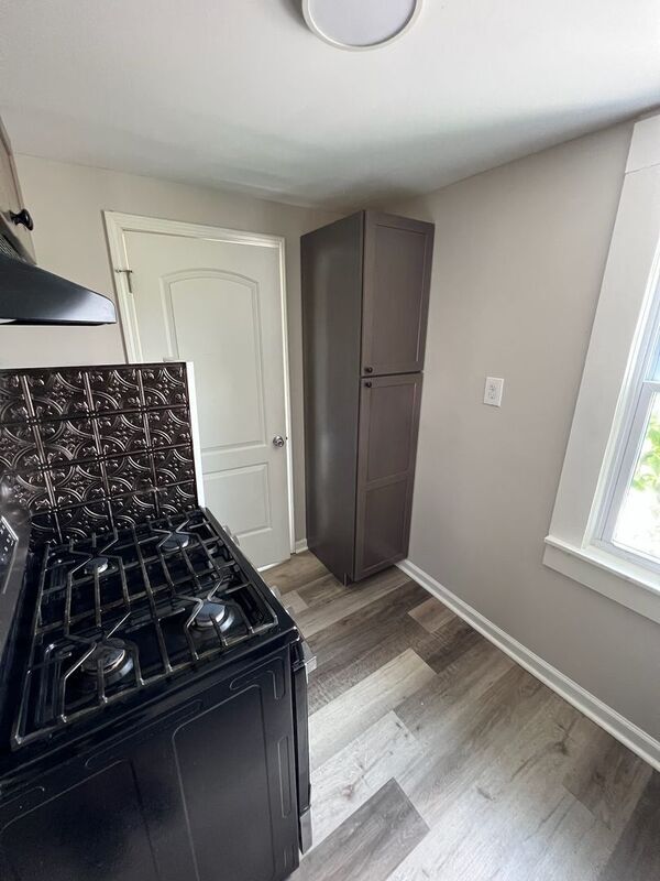 Building Photo - 2405 W Broadway