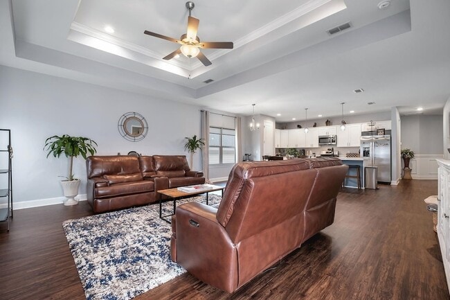 Building Photo - 4354 Bottle Brush Ln