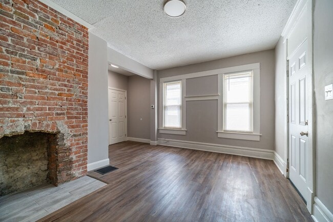 Building Photo - 810 Miller Ave