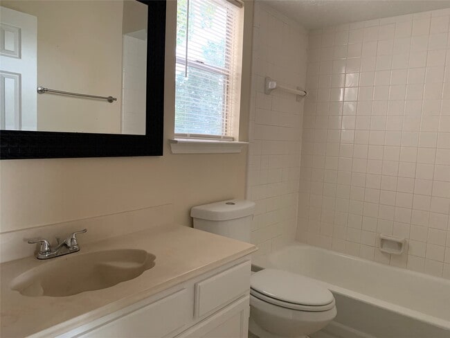 Building Photo - 1103 Mountain Meadows Dr