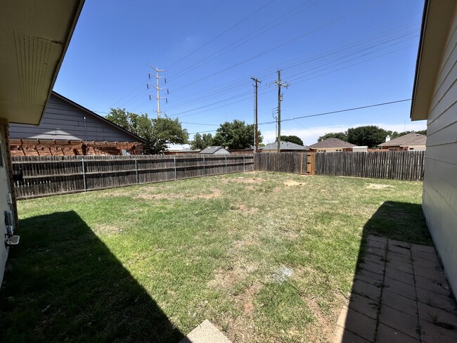 Building Photo - 8219 Elkridge Ave