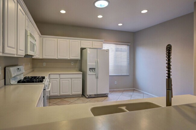 Building Photo - 11512 W Sleepy Heaven Pl