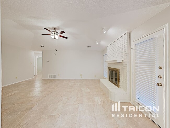Building Photo - 6003 Meadowside Trail