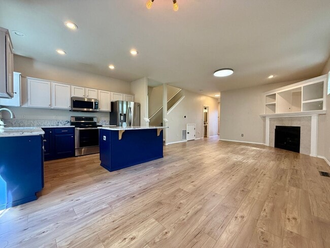Primary Photo - Updated Craftsman on Corner Lot in Aloha~ ...